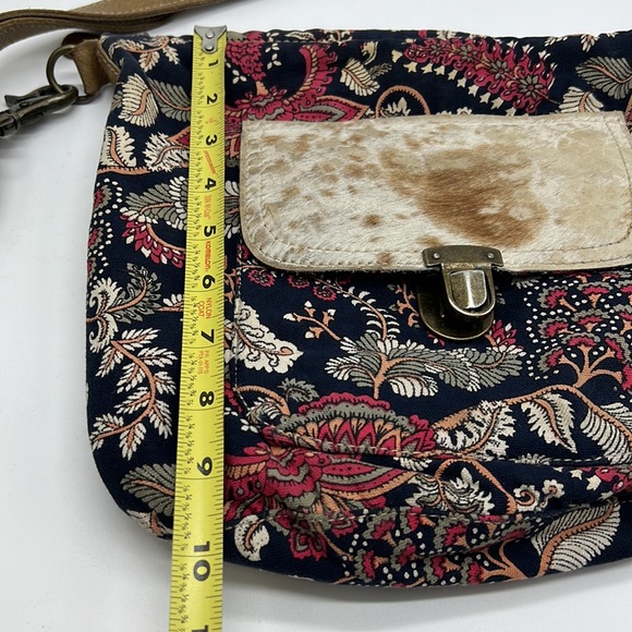 ⭐️Myra Bag crossbody messenger purse floral blue pink furl flap pocket leather - Picture 9 of 10